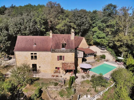 Maison 8 pièces 246 m²