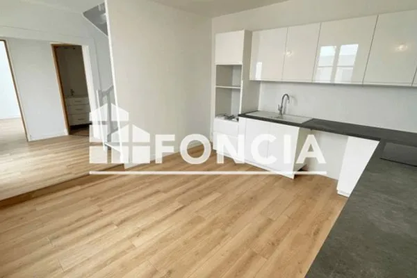 Maison Location Tours 5p 105m² 1400€