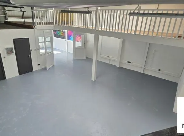 LOCAL D'ACTIVITE 200 m² GIERES