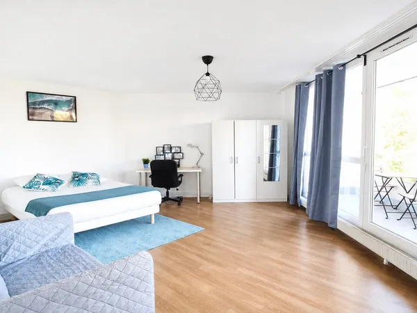 Grande chambre lumineuse – 22m²