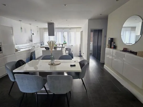 Triplex 5 pièces 142 m²