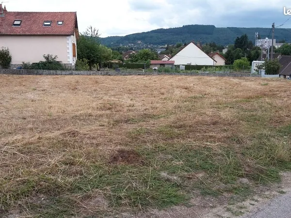 Terrain constructible à AUTUN
