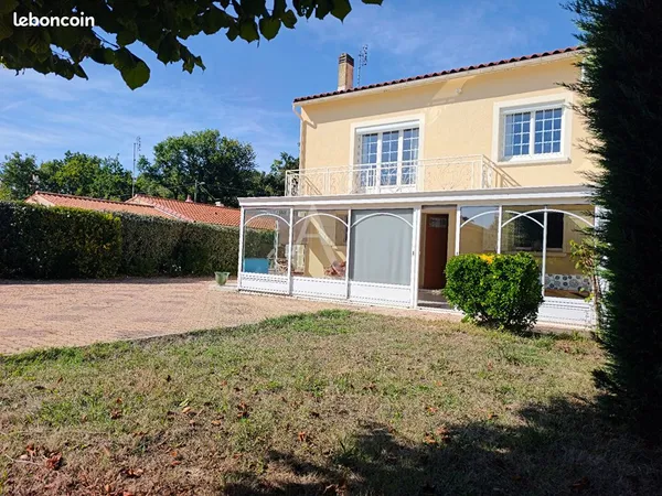 Propriété 6 pièces 201 m²