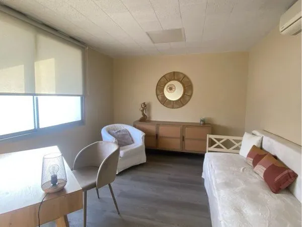 Bureau et espace de travail Location Béziers  15m² 160€