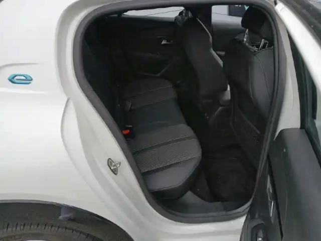 Peugeot 208 electrique 50 kwh 136ch gt — photo 28