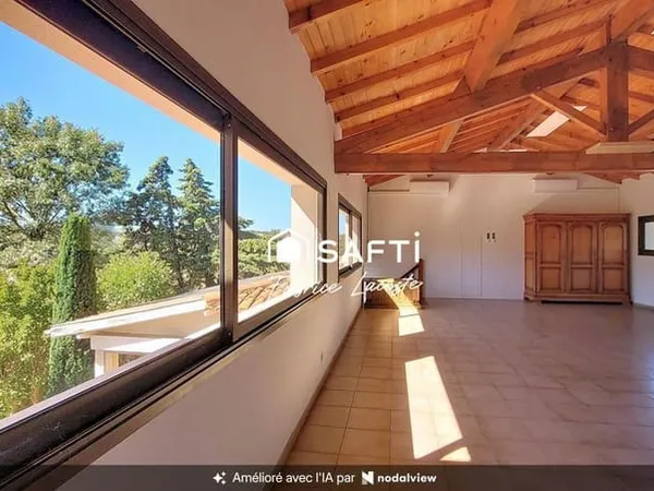 Maison traditionnelle - 9 pièces - 276 m²