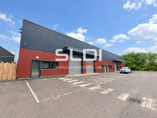 Local d'activité 300 m²