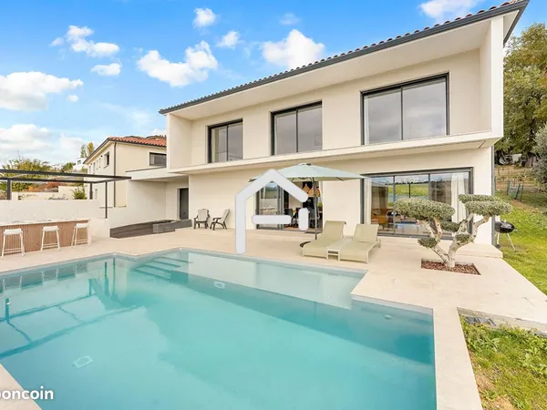 Villa 4 pièces 160 m²
