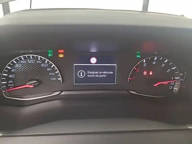 Peugeot 2008 puretech 100 s&amp;s bvm6 — photo 10