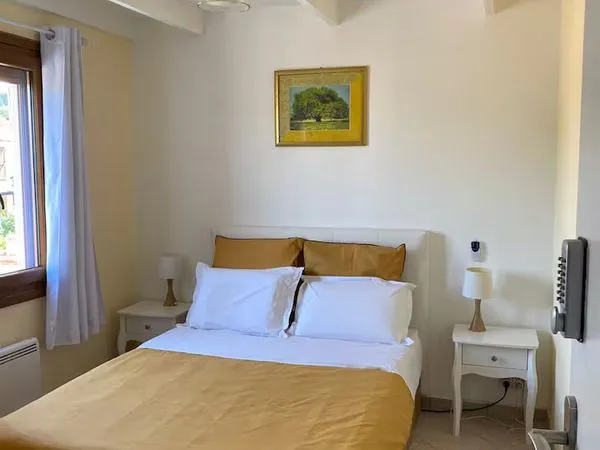 CHAMBRE IND."coquille"+3pièces comm.dans F4+parking gratuit