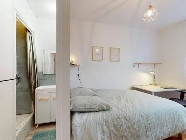 Appartement 15 pièces 14 m²