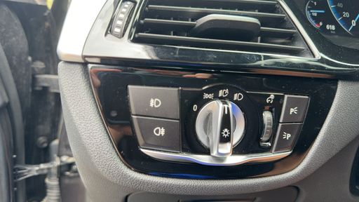 BMW Serie 5 518d 150 Steptronic8 - M Sport – 2020 – 138900 km – Diesel – Boîte Automatique — photo 13