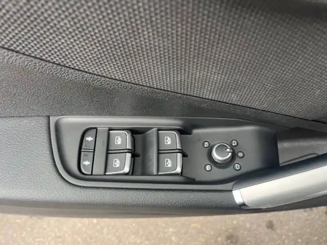 Audi Q2 35 tfsi 150 s tronic 7 — photo 27