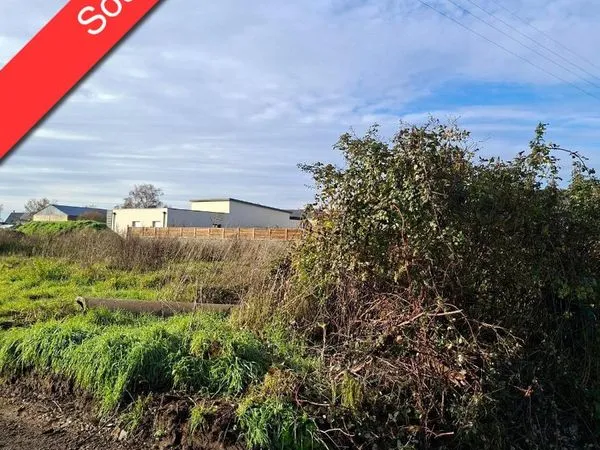 Terrain 1000 m² CORZE