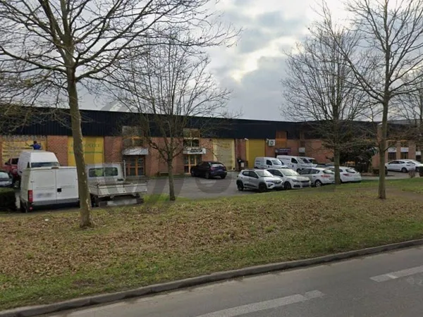 Local d'activité 170 m²