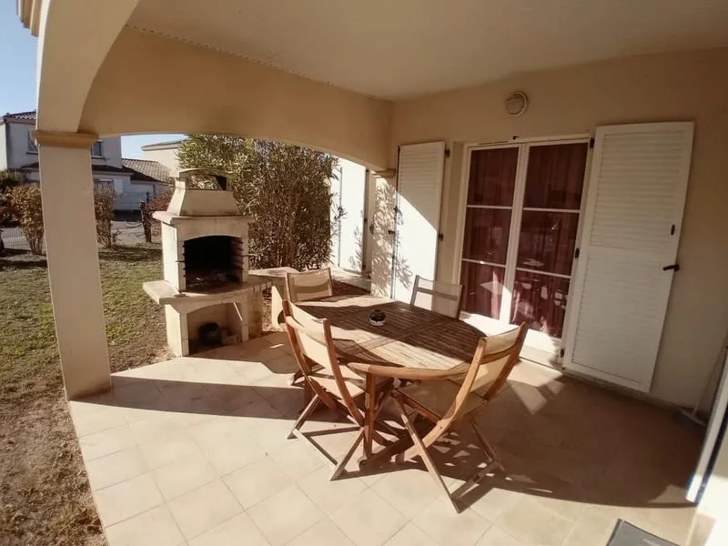 Photo 3