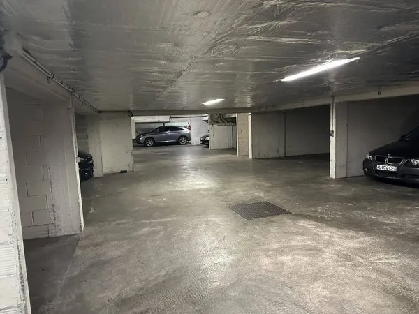 Parking 14 m²