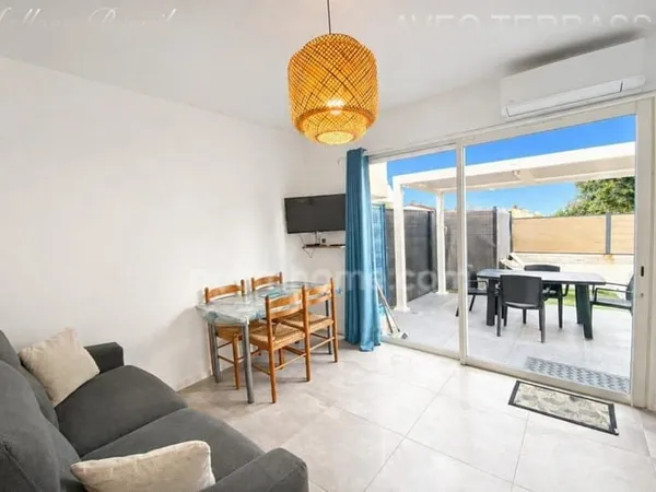 Maison 56 M2 divisée en 2 appartements avec terrasse et parking à BALARUC LES BAINS (34)