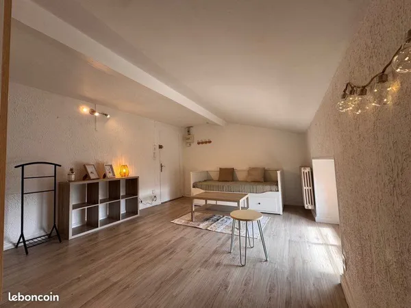 Loué studio meublé Aubenas