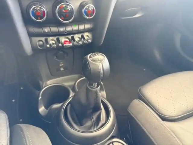 Mini Mini 5 portes cooper 136ch edition camden — photo 11