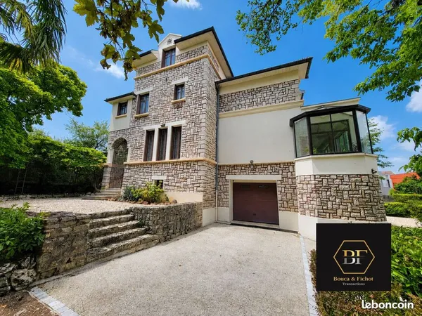 Propriété 11 pièces 390 m²