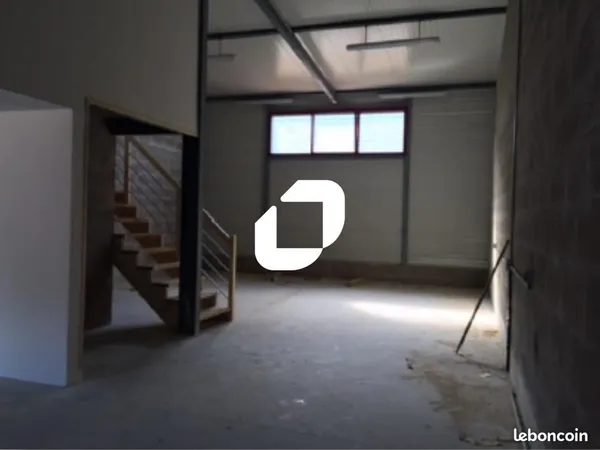 Local d'activité 125 m²