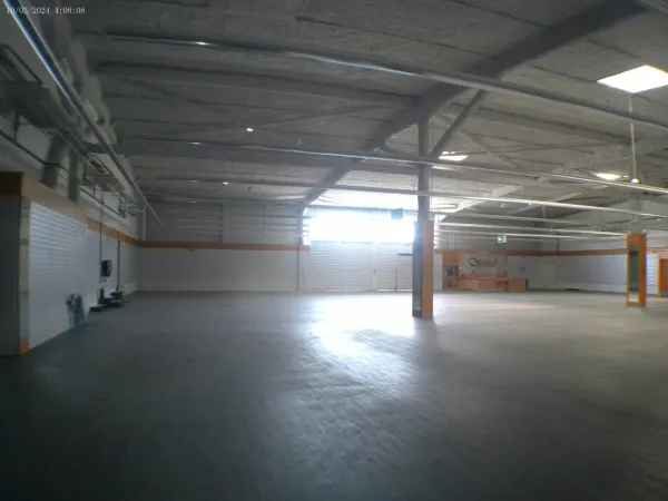 Local 4 pièces 950 m²