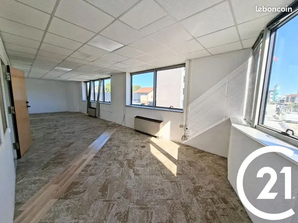Bureaux 597 m² Valence