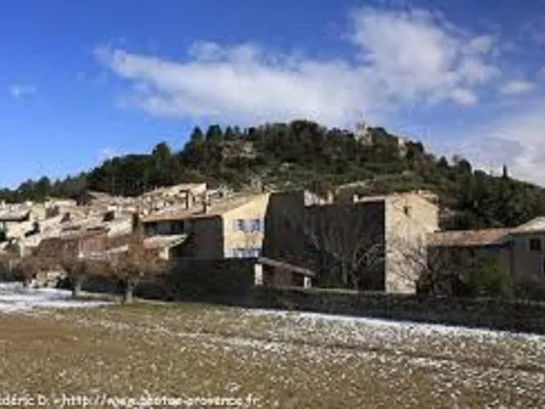 Terrain 676 m²