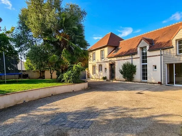 Propriété 8 pièces 197 m²