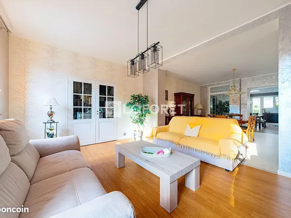 Maison 5 pièces 160 m²
