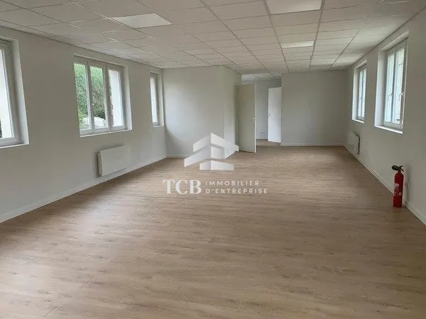 Bureaux 77 m²