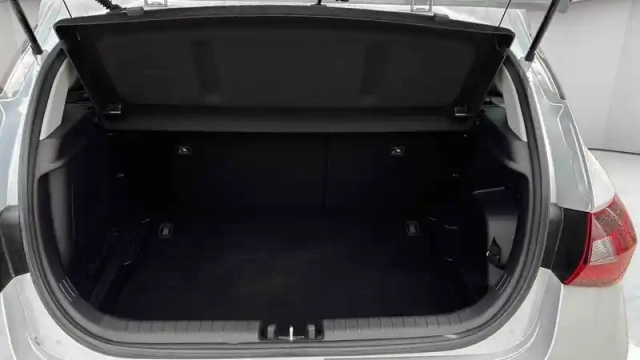 Hyundai I20 1.0 t-gdi 100 dct-7 hybrid 48v — photo 10