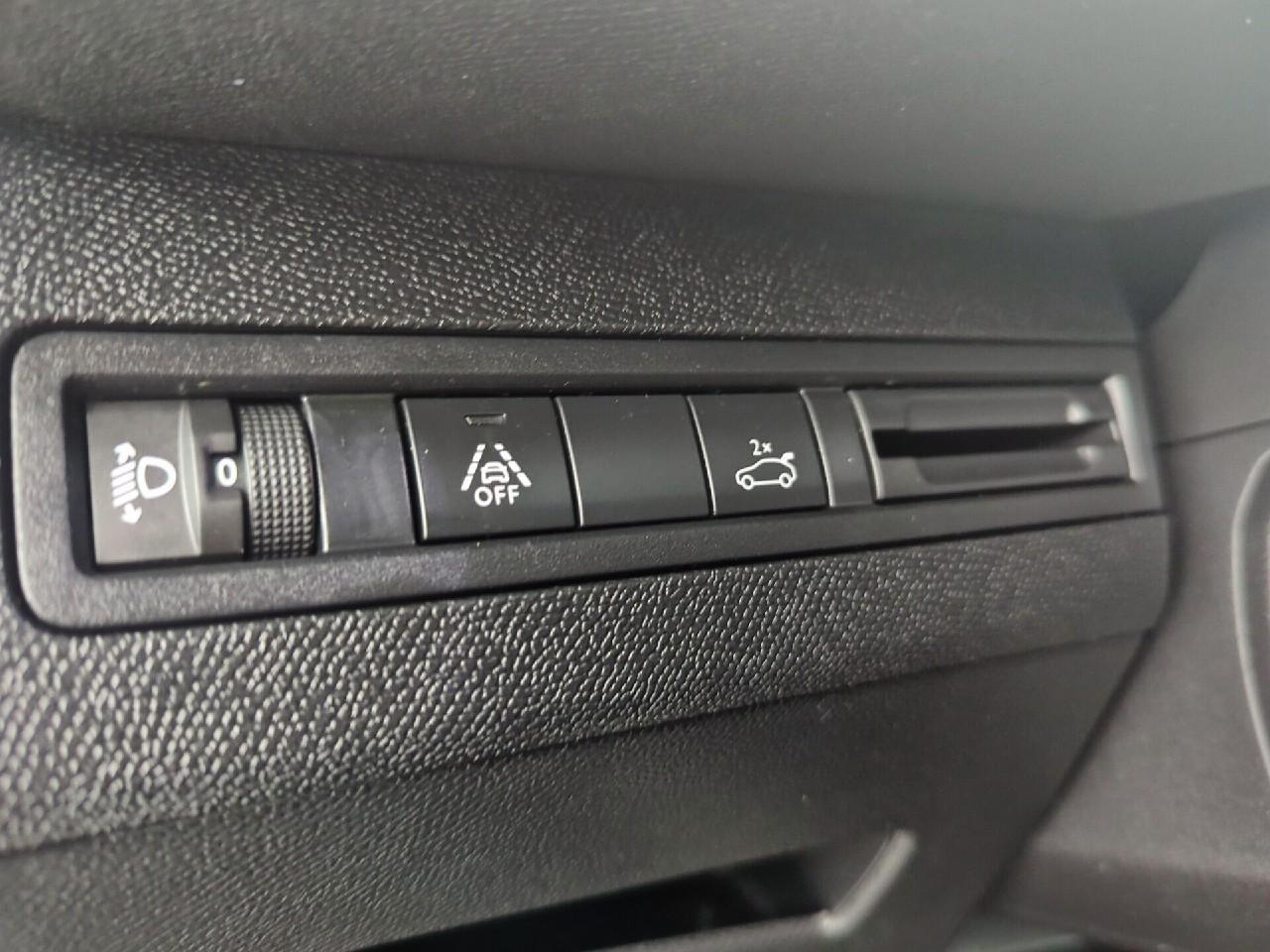 Peugeot 3008 puretech 130ch s&s eat8 allure pack — photo 23