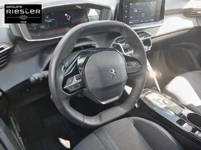 Peugeot 2008 puretech 130 s&amp;s eat8 — photo 9