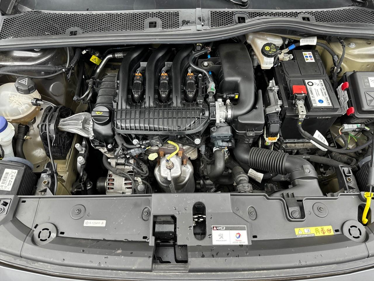 Peugeot 208 puretech 75 s&s bvm5 like — photo 13