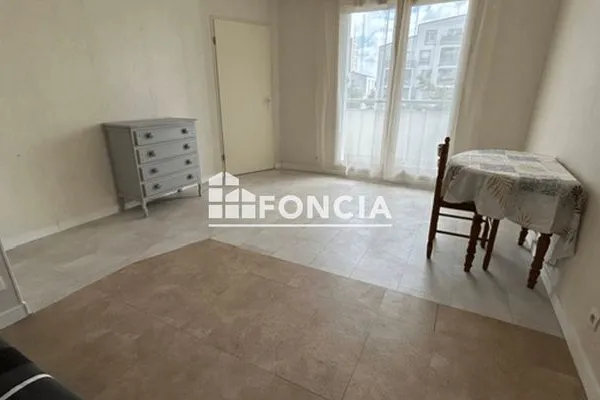 Studio 1 pièce 28 m²