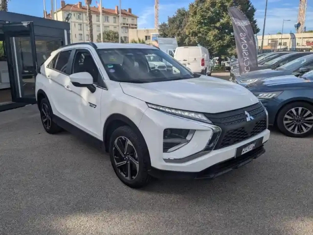 Mitsubishi Eclipse cross 2.4 mivec phev 188ch invite 4wd — photo 3