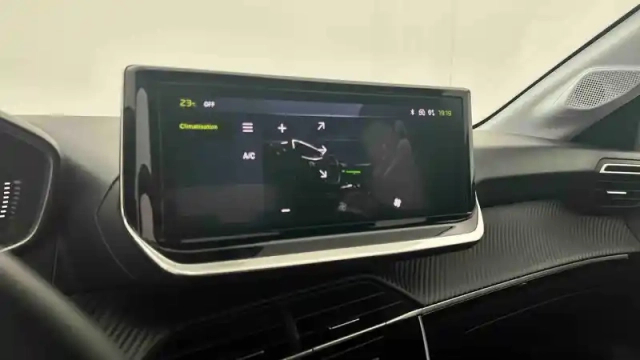 Peugeot 208 hybrid 110 ch e-dcs6 — photo 24