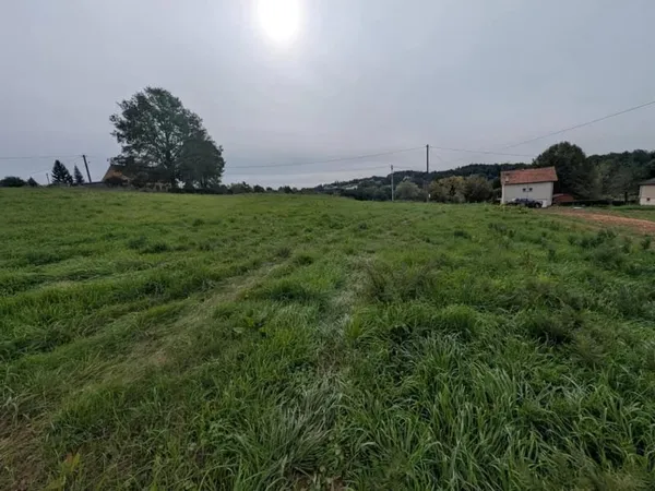 A vendre terrain constructible proche centre ville gourdon