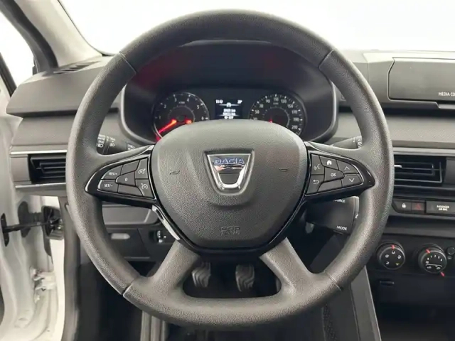 Dacia Sandero sce 65 — photo 24