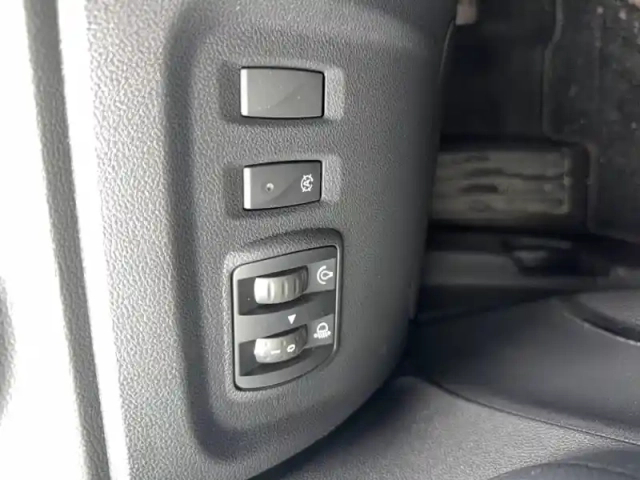 Renault Captur tce 120 energy edc intens — photo 7
