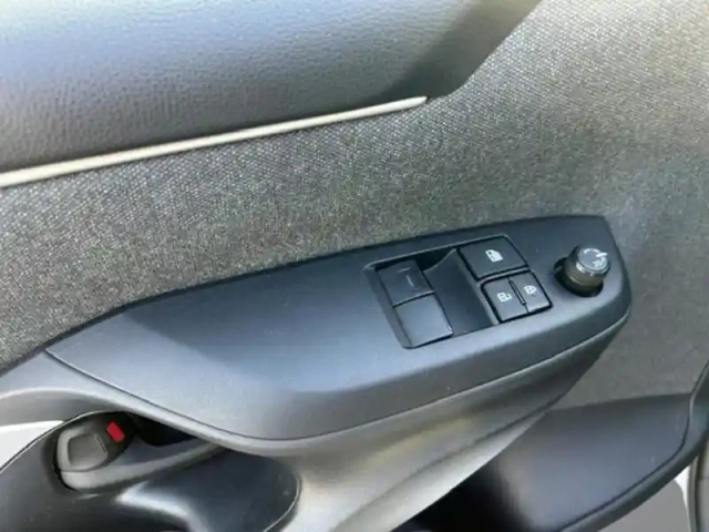 Toyota Yaris hybride 116h france — photo 19