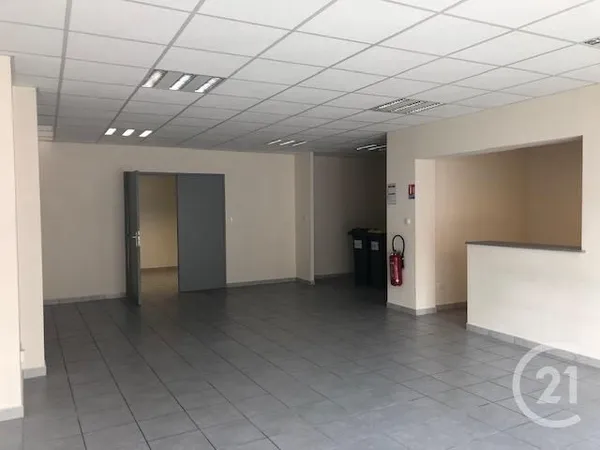 Local 3 pièces 82 m²