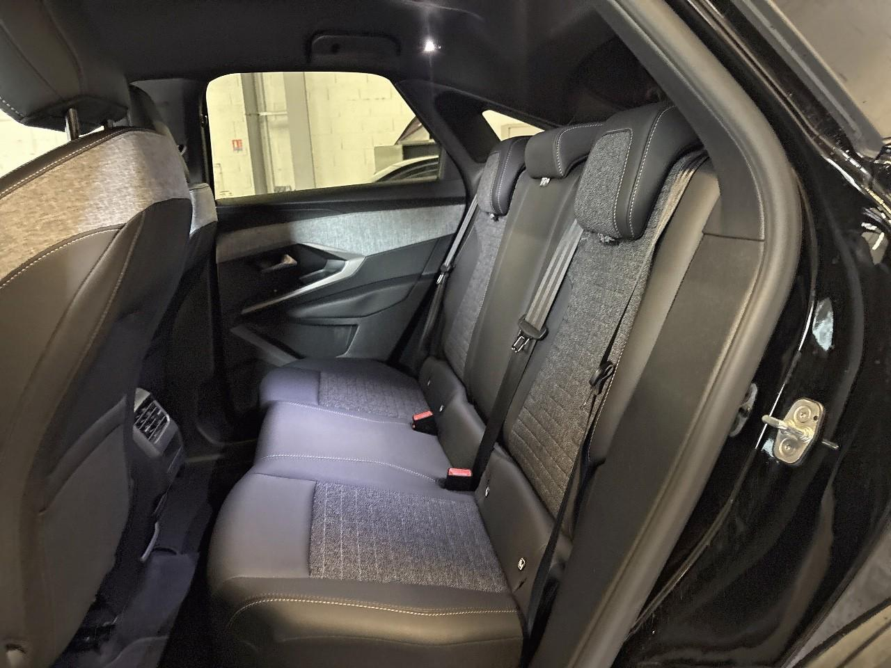Peugeot 3008 hybrid 145 e-dcs6 allure — photo 12
