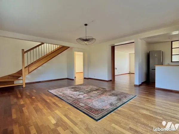Maison 6 pièces 215 m²