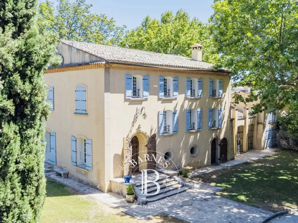 Location meublée - Puyricard - Bastide rénovée de 263m² (LC) - Piscine - Sauna - Pool-house - Jardin