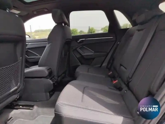 Audi Q3 35 tfsi 150ch s line s tronic 7 — photo 12