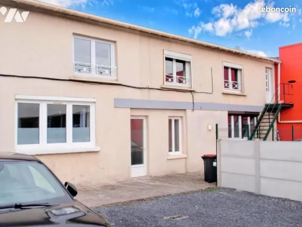 Local Divers 257 m² CARVIN