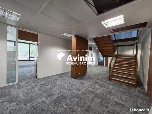 Bureaux 907 m² Epagny Metz-Tessy